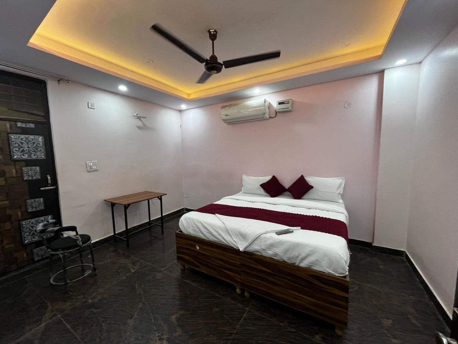 The Tree House Hotel New Delhi Exterior foto